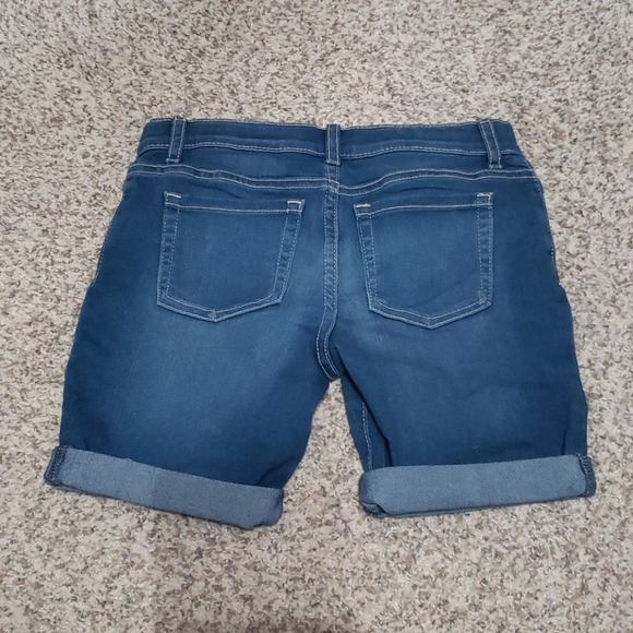 Children's Place 6 plus bermuda jean shorts - Picture 2 of 4